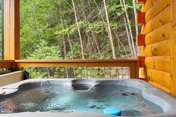 1026 Black Bear Cub Way, Sevierville, TN 37862