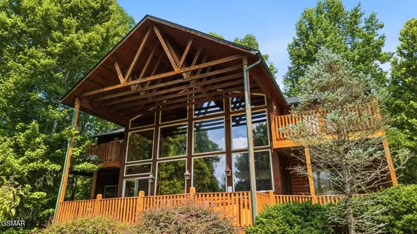 1716 Smoky Hills Drive, Gatlinburg, TN 37738