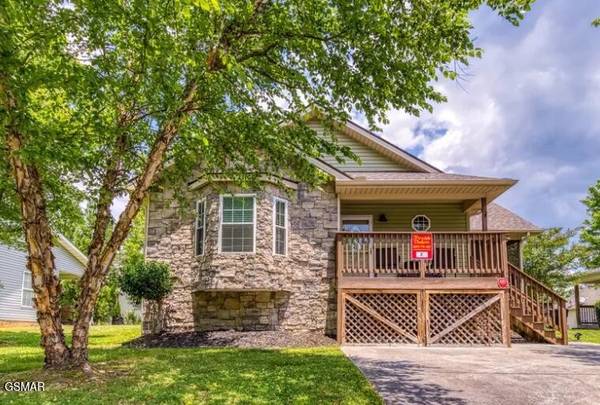 650 Lloyd Huskey Road, Pigeon Forge, TN 37863