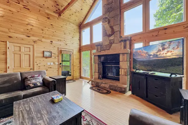 817 Sunshine Trail, Gatlinburg, TN 37738