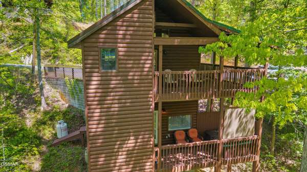 1607 S Mountain View Road, Sevierville, TN 37876