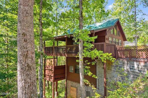 1607 S Mountain View Road, Sevierville, TN 37876