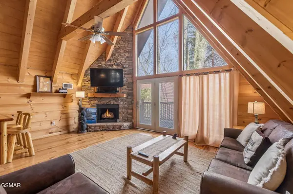 1235 N Baden Drive, Gatlinburg, TN 37738