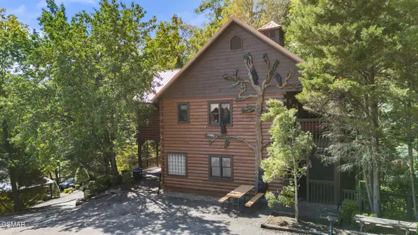 836 Bear Run Way, Sevierville, TN 37862