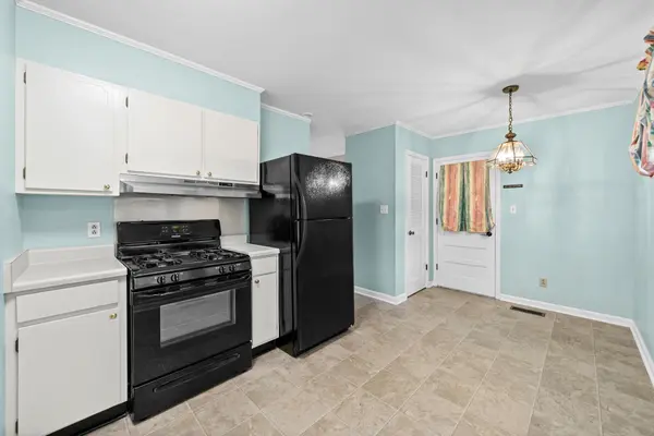 806 Hillcrest Dr, Hopkinsville, KY 42240