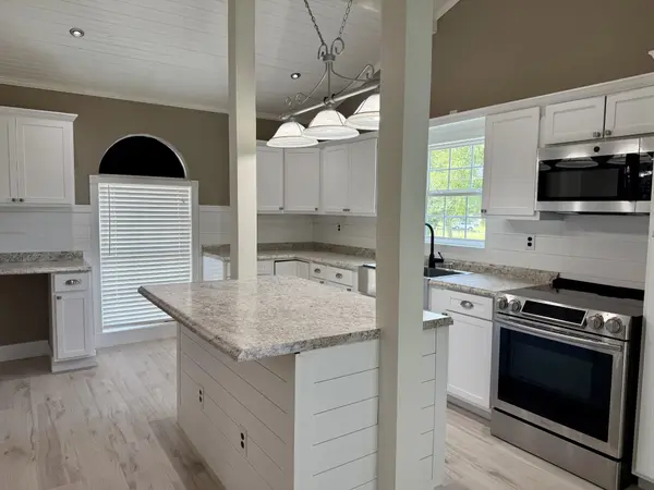 1170 Merry Oaks Rd, Mcminnville, TN 37110