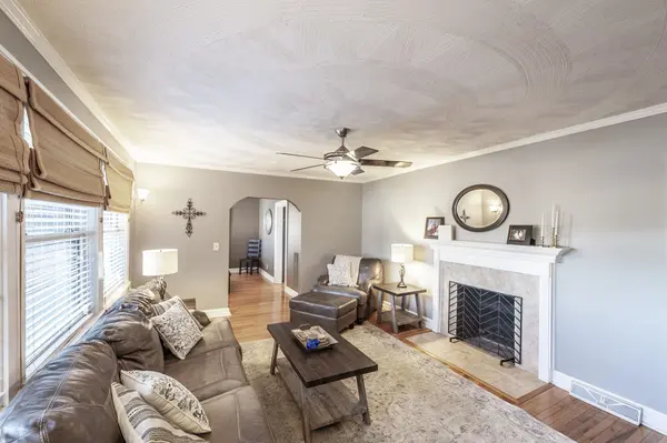 1745 Saundersville Rd, Hendersonville, TN 37075