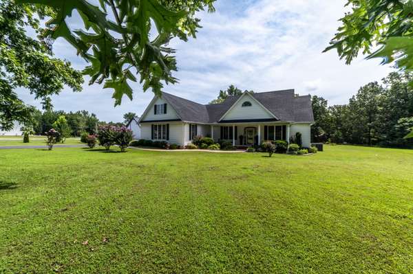 390 Carmen Dr, Paris, TN 38242