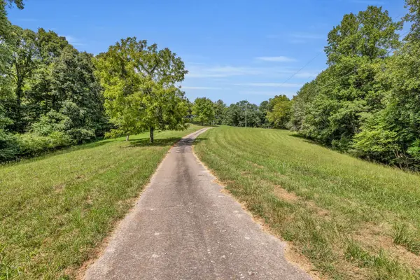 8455 Lewis Rd, Nashville, TN 37221