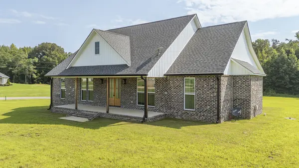 300 Charleston Ln, Adamsville, TN 38310
