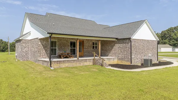 300 Charleston Ln, Adamsville, TN 38310