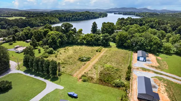 32 Randolph Lane, Decatur, TN 37322