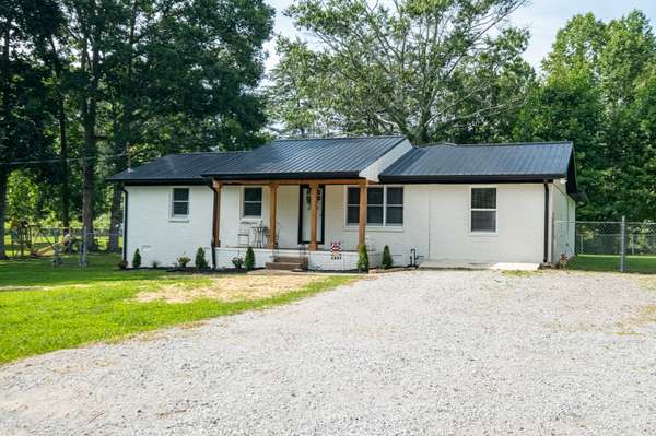 22 Oak Dr, Tracy City, TN 37387