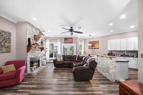 8551 Crawley Hill Rd, Mount Pleasant, TN 38474