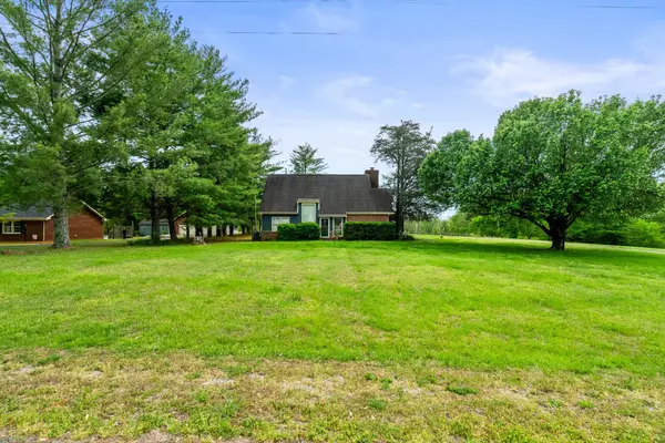 674 Lakeside Dr, Springfield, TN 37172