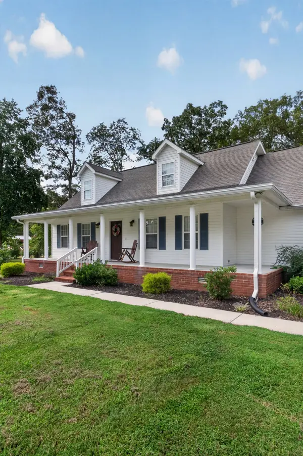 258 Oak Place Dr, Smithville, TN 37166