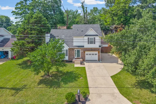 996 Roedeer Dr, Clarksville, TN 37042