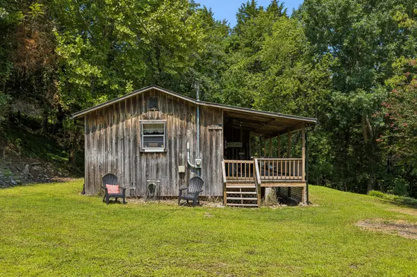 238 Rarick Ln, Gainesboro, TN 38562
