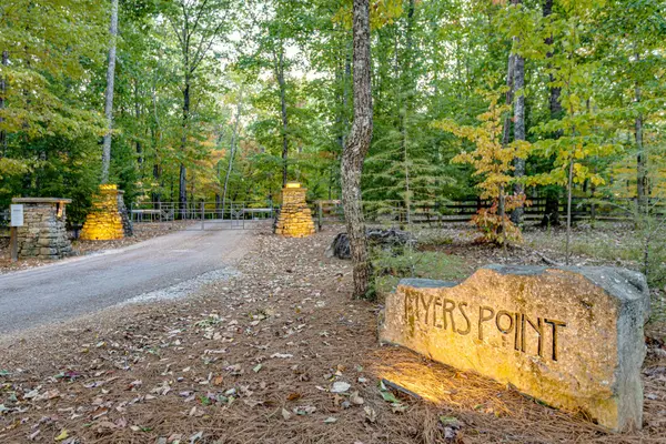 18A Myers Point Rd, Sewanee, TN 37375