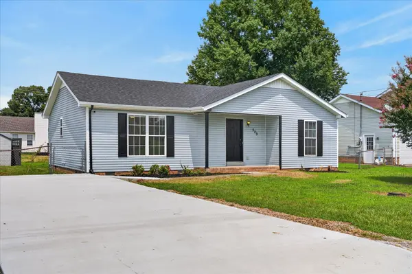 529 Gainey Dr, Oak Grove, KY 42262