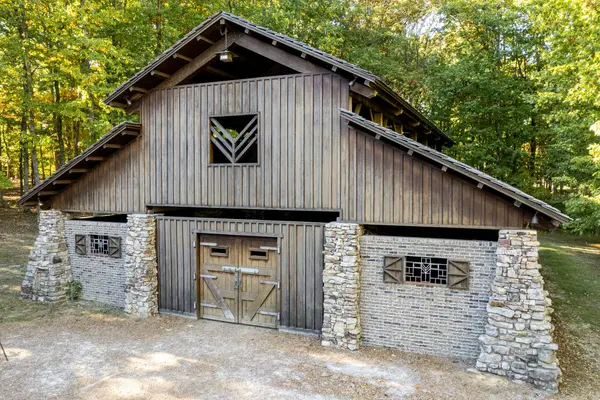 14A Myers Point Rd, Sewanee, TN 37375