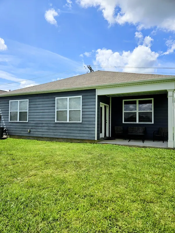 5048 Hunters Village Dr #E, Lebanon, TN 37087