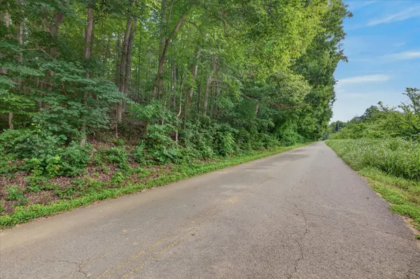 1 White Oak Road, Stewart, TN 37175