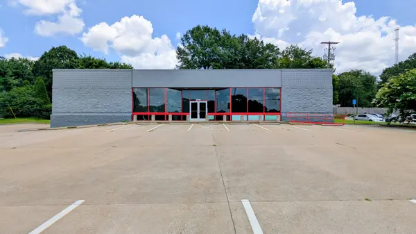 2090 N Highland Ave, Jackson, TN 38305