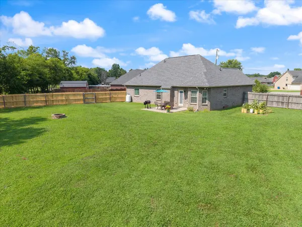 100 Cumulus Ct, Murfreesboro, TN 37127
