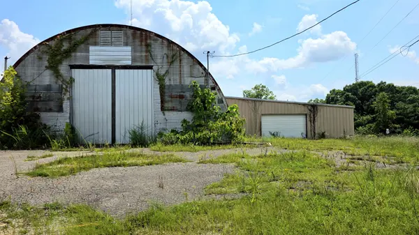 204 Lick Creek Rd, Linden, TN 37096