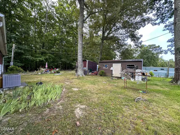 2120 Cox Road, Dandridge, TN 37725