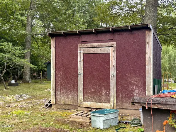 2120 Cox Road, Dandridge, TN 37725