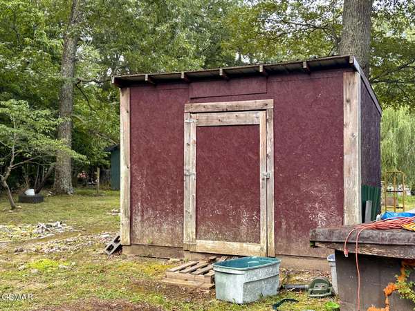2120 Cox Road, Dandridge, TN 37725