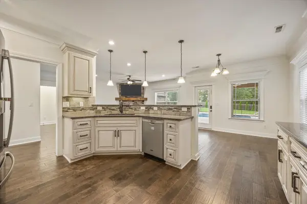 29 Knotting Hill Dr, Fayetteville, TN 37334