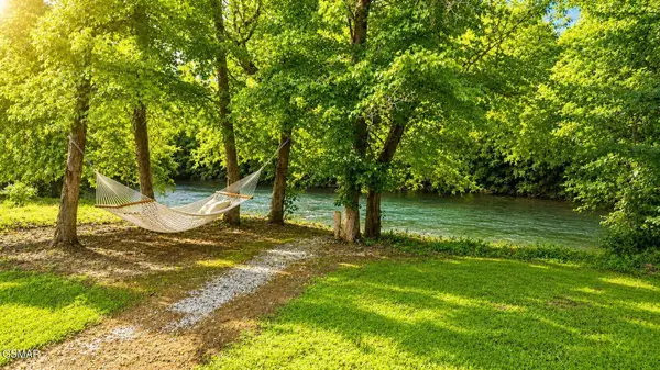 2070 James Road, Sevierville, TN 37876