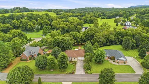 2070 James Road, Sevierville, TN 37876