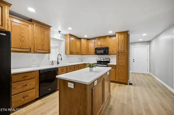1509 Ted Davis Rd, Crossville, TN 38572
