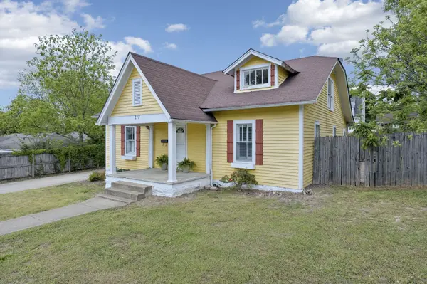217 College Ave #E, Carthage, TN 37030
