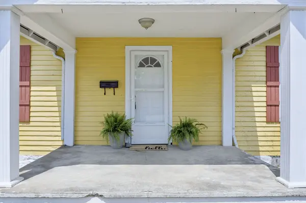 217 College Ave #E, Carthage, TN 37030