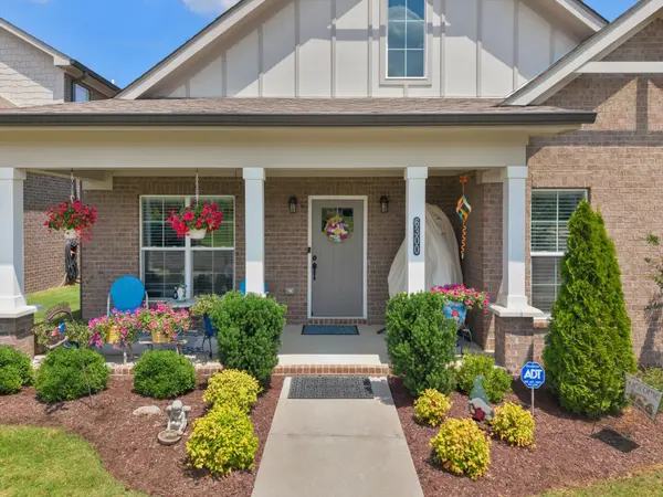 6300 York Dr, Hermitage, TN 37076