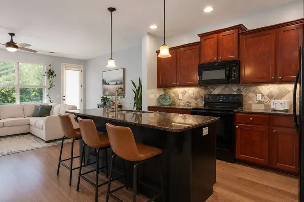206 Bridge Mill Dr, Mount Juliet, TN 37122