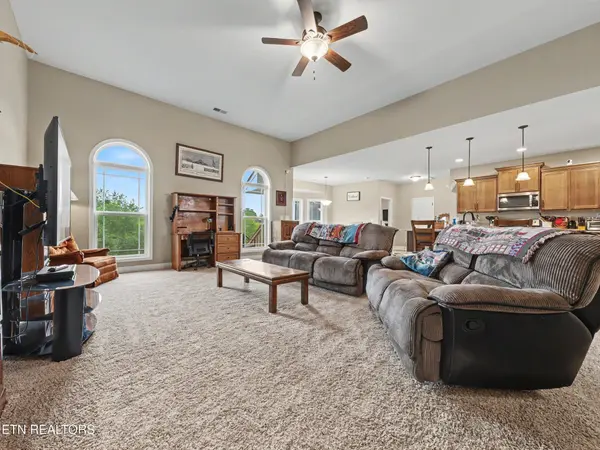 218 Eagle View Drive, Dandridge, TN 37725