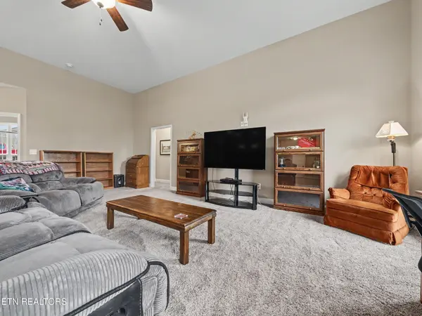 218 Eagle View Drive, Dandridge, TN 37725