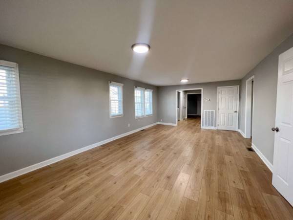 413 5th St, Lawrenceburg, TN 38464