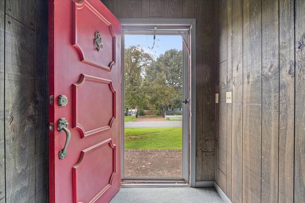 166 Parrish Ln, Mc Ewen, TN 37101
