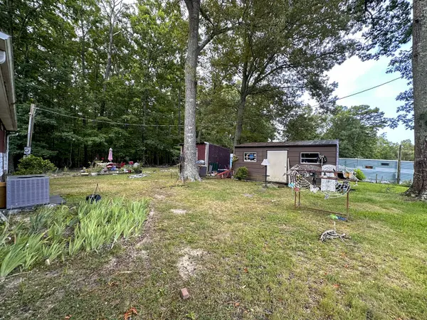 2120 Cox Rd, Dandridge, TN 37725