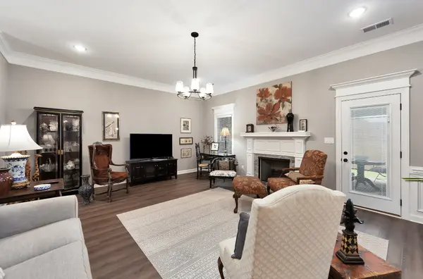 102 Gatewick Dr, Jackson, TN 38305