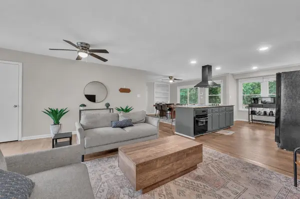 573 Chesterfield Dr, Clarksville, TN 37043