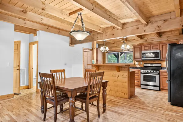 35 Ridge View Ln, Spencer, TN 38585