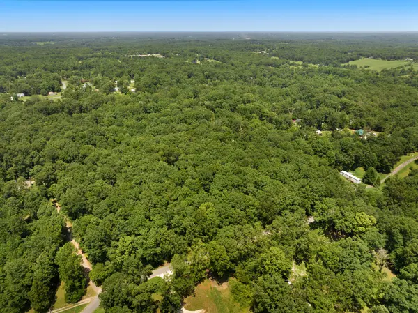 1 Crescent Dr, Bon Aqua, TN 37025